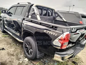 Toyota Hilux 2018 Black