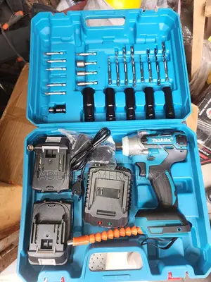 Makita Impact Wrench With Accessories