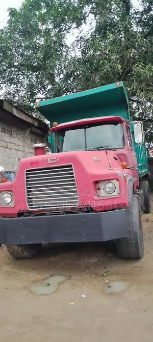 Mack Tipper