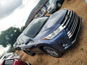 Toyota Highlander XLE 4x2 V6 (3.5L 6cyl 8A) 2018 Blue