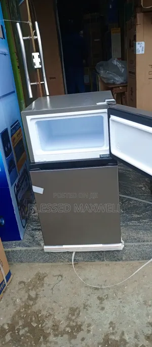 Hisense Double Door Refrigerator 87l