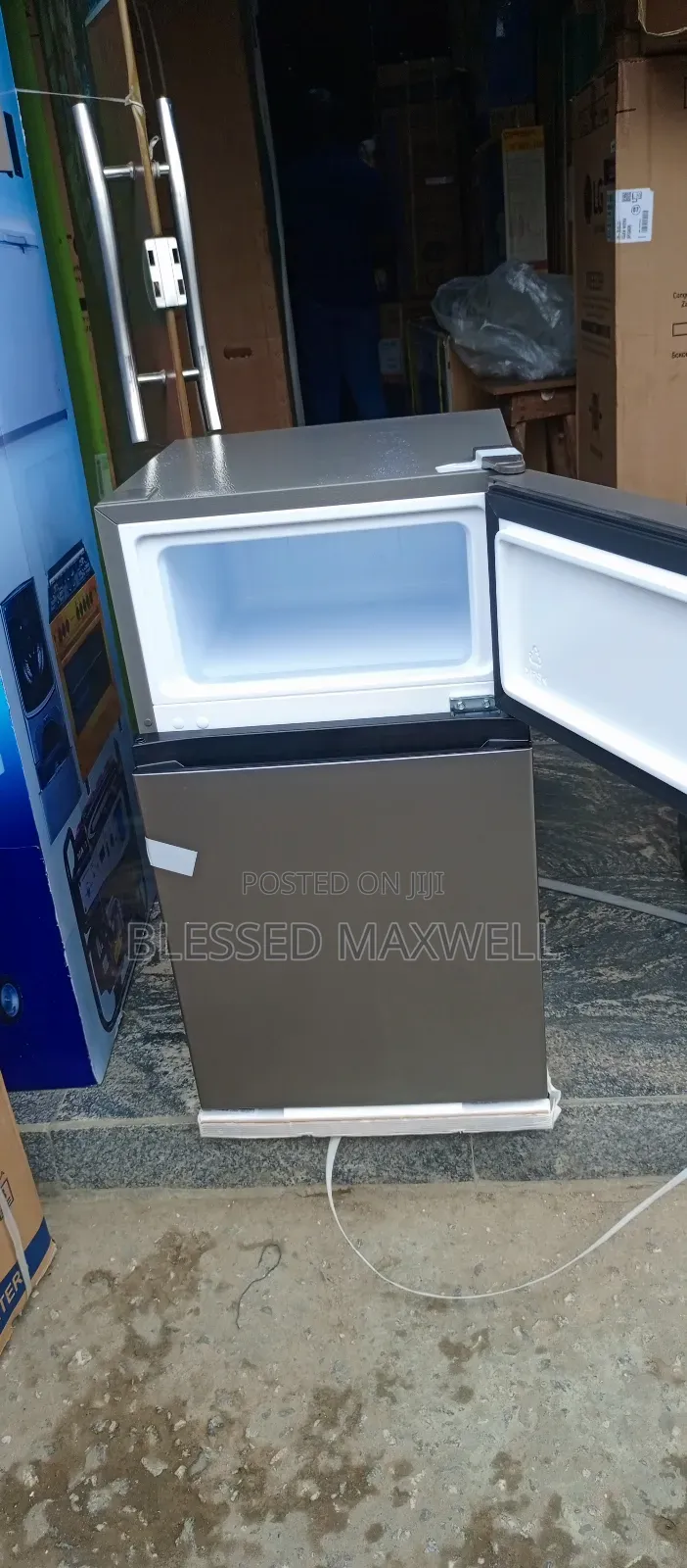 Hisense Double Door Refrigerator 87l