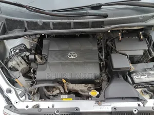 Toyota Sienna XLE AWD 7-Passenger 2013 Silver