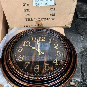 Beautiful Round Luxury Wall Clock