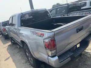 Toyota Tacoma Limited 2018 Silver