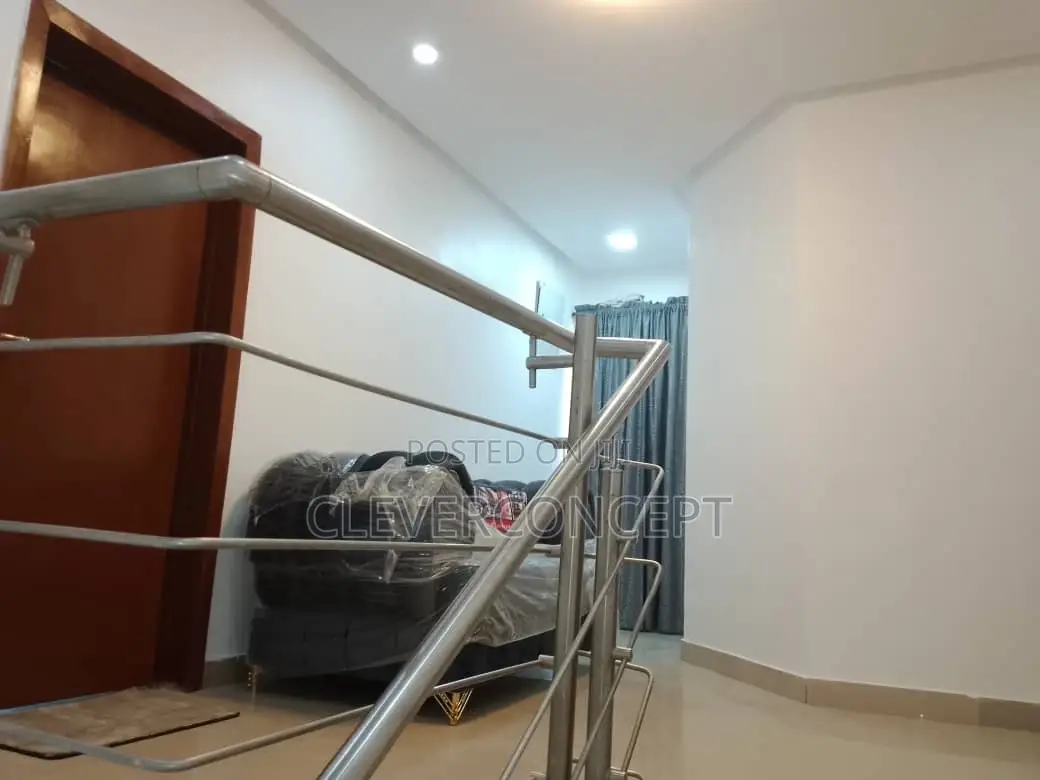 5 Bedroom Duplex