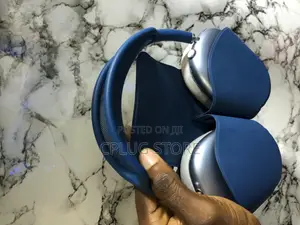 Freshly Used Apple Airpodmax 2nd Gen