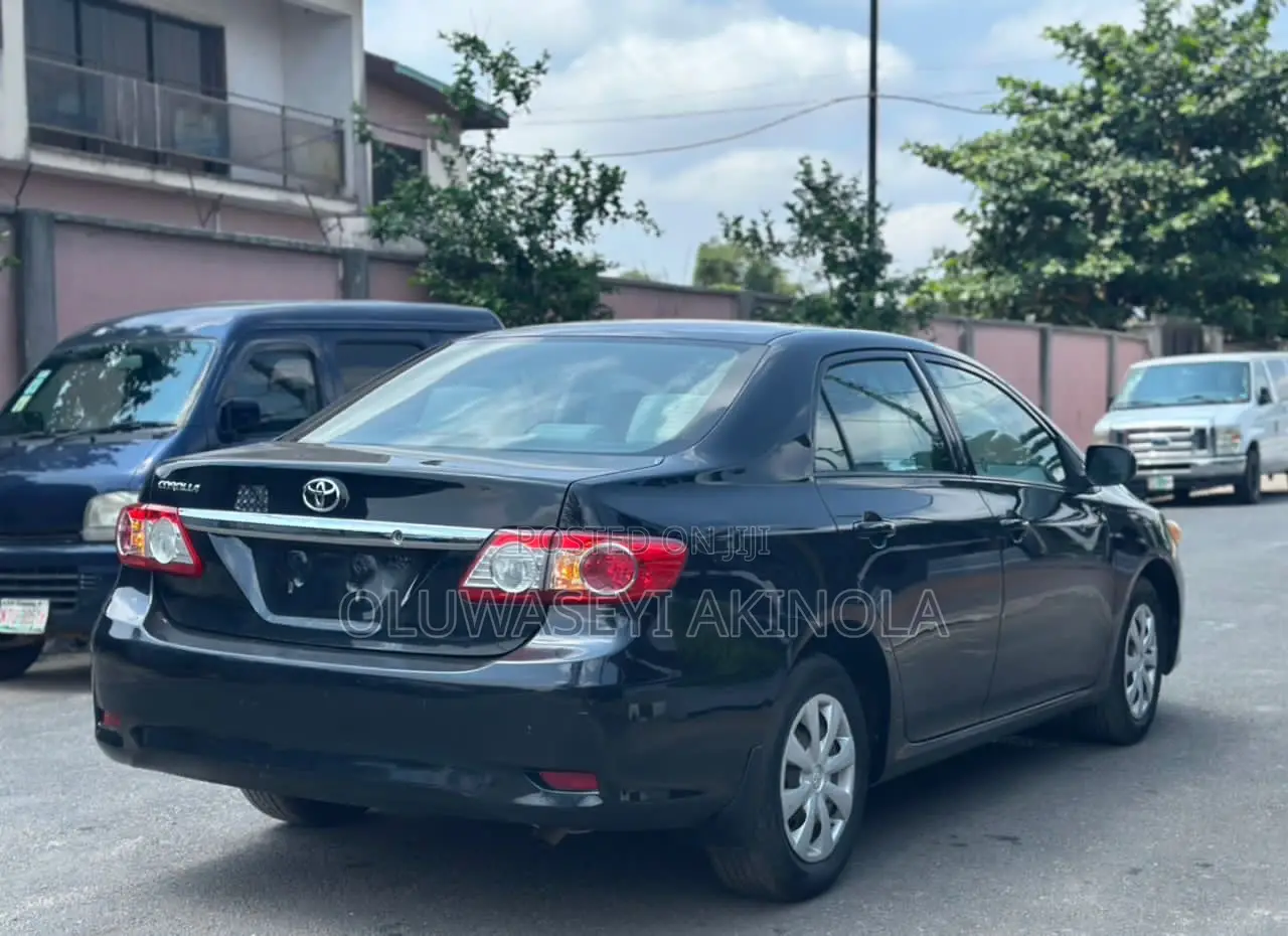 Toyota Corolla 2012 Blue