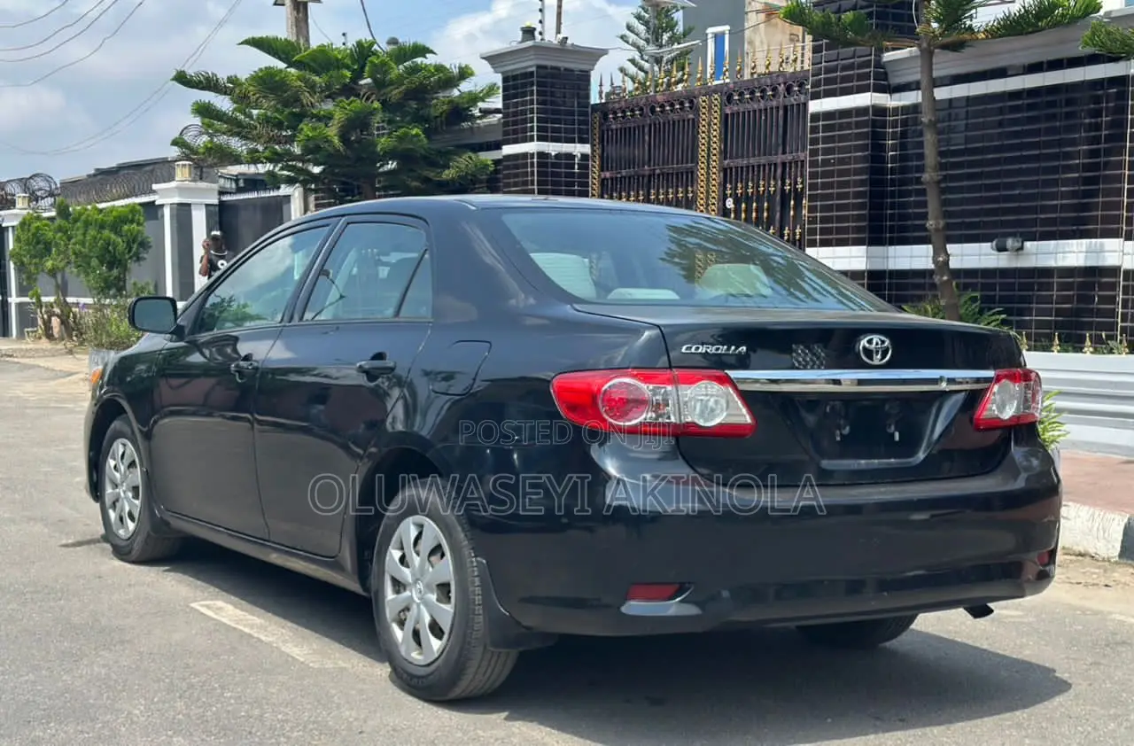 Toyota Corolla 2012 Blue