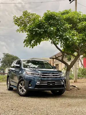 Toyota Highlander LE Plus V6 4x2 (3.5L 6cyl 6A) 2016 Blue