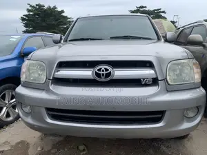 Toyota Sequoia Limited 4dr SUV 4WD (4.7L 8cyl 5A) 2007 Silver
