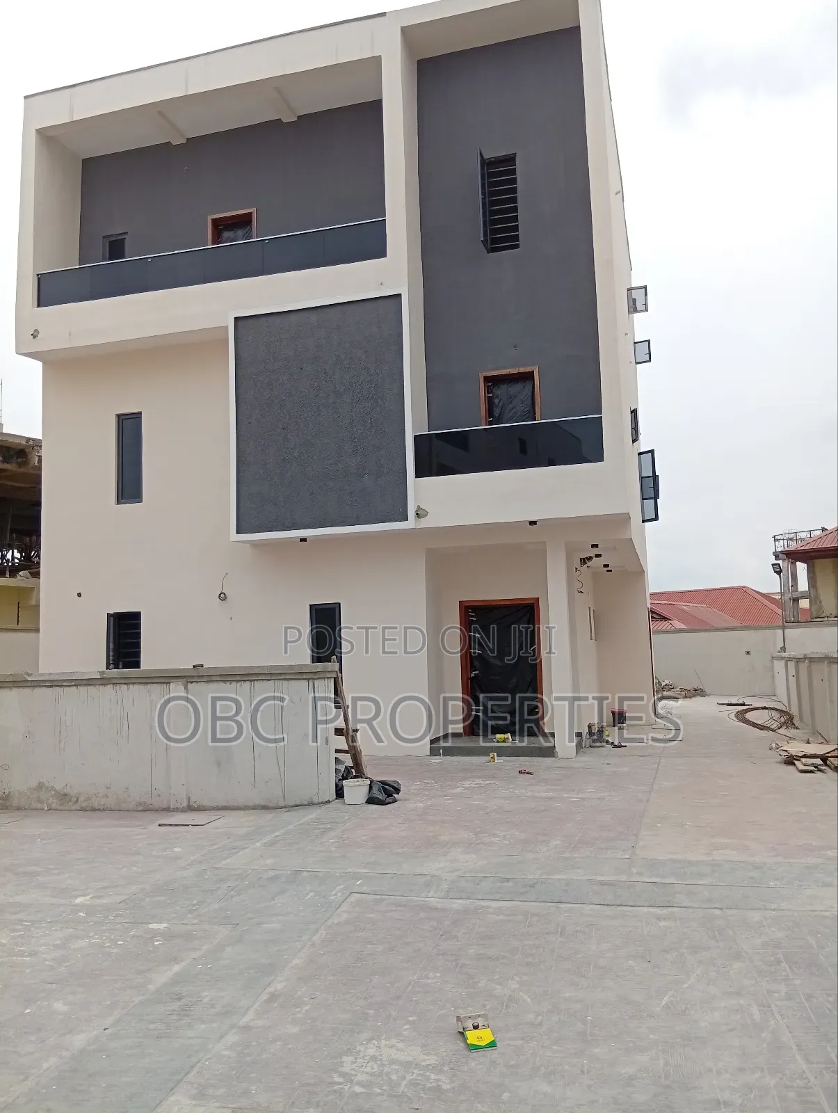 4 Bedrooms Detached Duplex With Bq