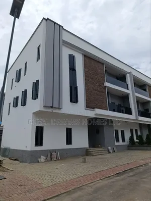 5bdrm Duplex in Durumi for sale