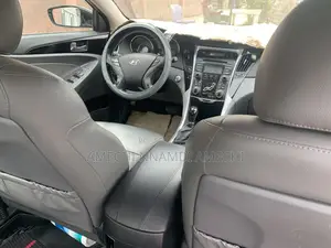 Hyundai Sonata Limited 2.0T Sedan (2.0L 4cyl 6A) 2013 Black