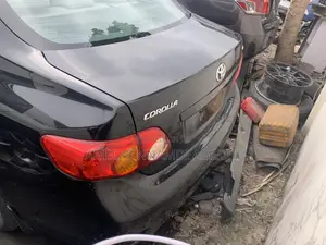 Toyota Corolla LE 4dr Sedan (1.8L 4cyl 4A) 2010 Black