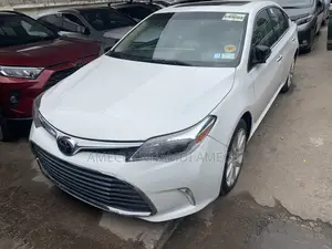Toyota Avalon Limited 4dr Sedan (3.5L 6cyl 6A) 2014 White