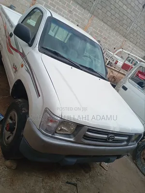 Toyota Hilux 2001 Ivory