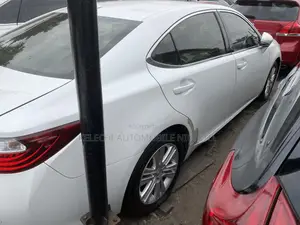 Lexus ES 350 FWD 2014 White