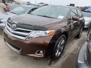 Toyota Venza XLE AWD V6 2013 Brown