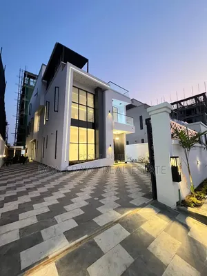 5bdrm Duplex in Freedom Way, Lagos Island (Eko) for sale