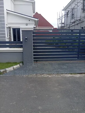 4bdrm Duplex in FHA for sale