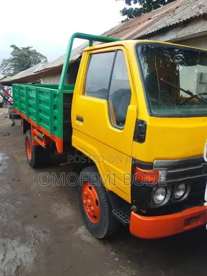 Toyota Dyna 200 Normal Hand Yellow