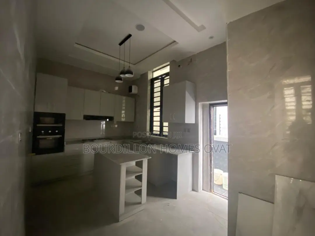 4bdrm Duplex in Harris Drive/Vgc for sale