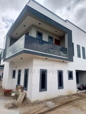 4bdrm Duplex in Jericho for sale