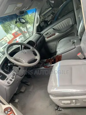 Toyota Sequoia Limited 4dr SUV 4WD (4.7L 8cyl 5A) 2007 Silver