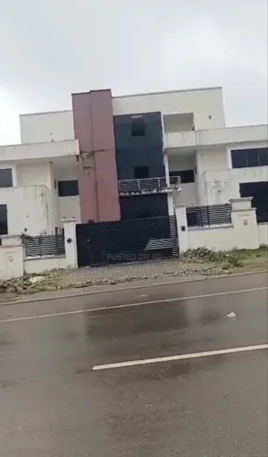 11bdrm Duplex in Guzape District for sale