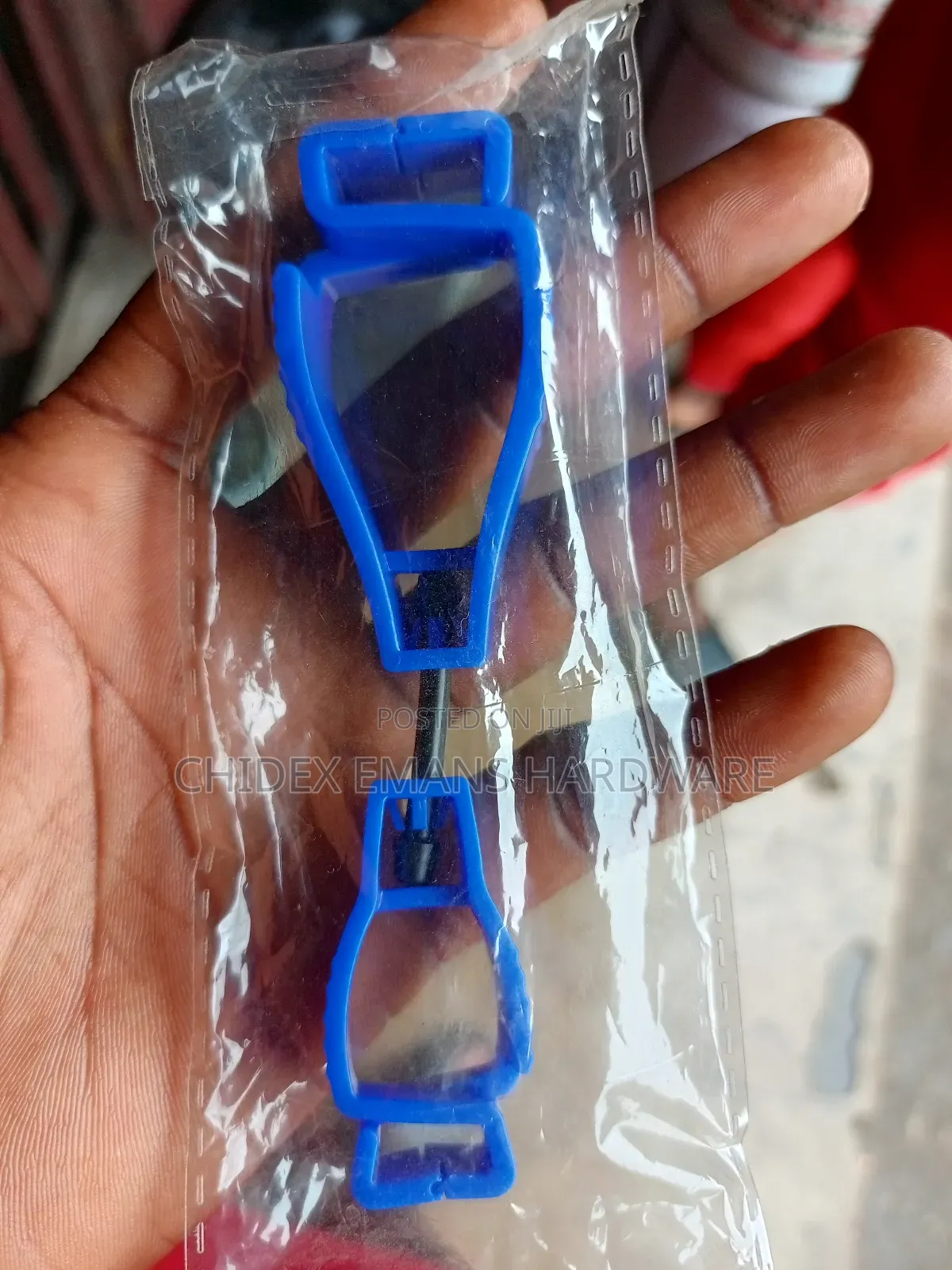 Gloove Guard Clip