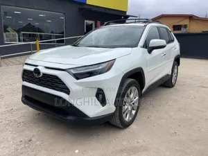 Toyota RAV4 Limited 2022 Pearl