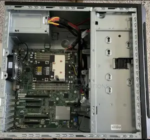 Server HP ProLiant ML 32GB Intel Xeon SSHD (Hybrid) 1T