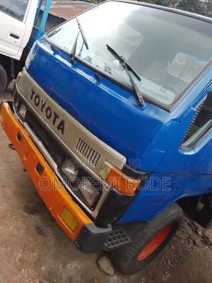 Toyota Dyna With Big Bucket