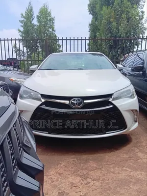 Toyota Camry SE 4dr Sedan (2.5L 4cyl 6A) 2015 White