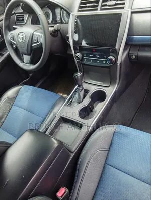 Toyota Camry SE 4dr Sedan (2.5L 4cyl 6A) 2015 White