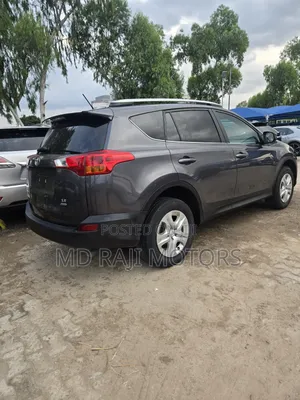 Toyota RAV4 LE 4dr SUV (2.5L 4cyl 6A) 2015 Gray