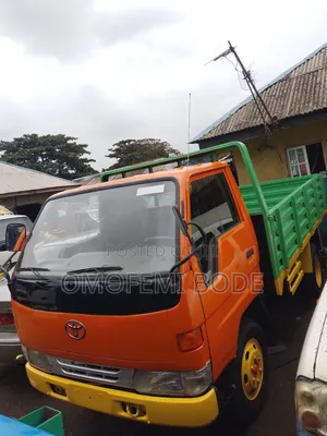 Toyota Dyna 150 Six Tyres Orange