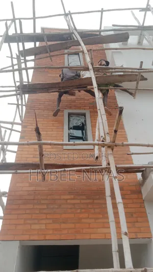 Laying of South African Breaks