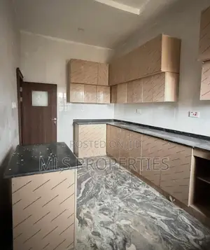 4bdrm Townhouse / Terrace in Mabushi for rent