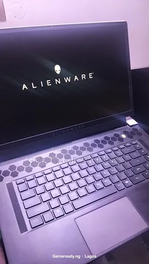 Laptop Alienware M17x R2 24GB Intel Core I7 HDD+SSD 2T