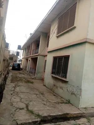 3bdrm Block of Flats in Iwo Road, Very Close for sale