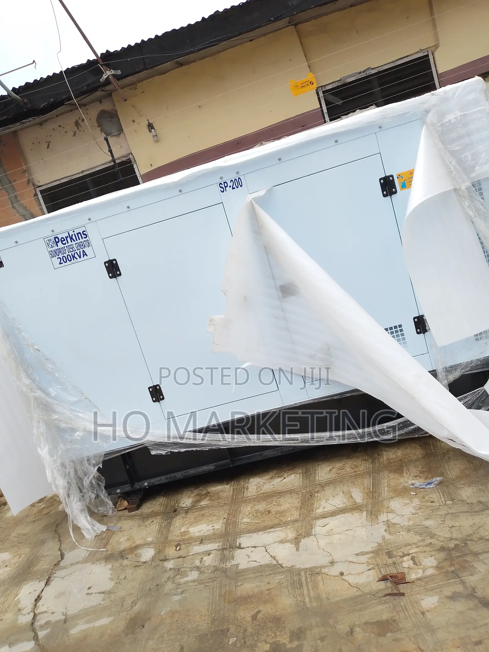 Heavy-Duty Perkins 200kva Generator for Continuous Operation