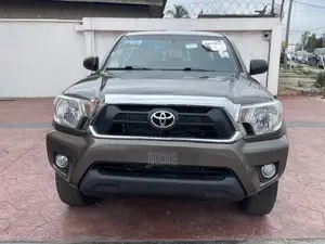 Toyota Tacoma Double Cab 4x2 2.7L 4-Cyl. 4-Speed Automatic 2013 Gold