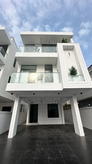 5bdrm Duplex in Chevron for sale