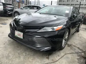 Toyota Camry XLE V6 FWD (3.5L 6cyl 8AM) 2018 Black