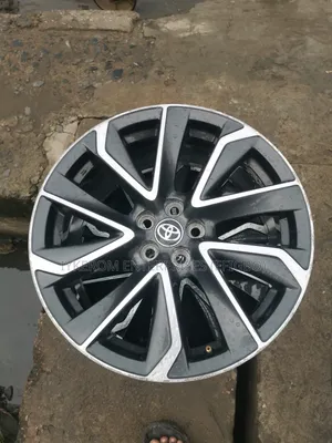 Toyota Corolla 18 Rim 2018 Follow Come