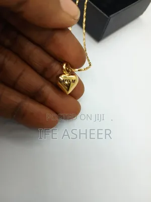 Mom Pendant Gold Necklace