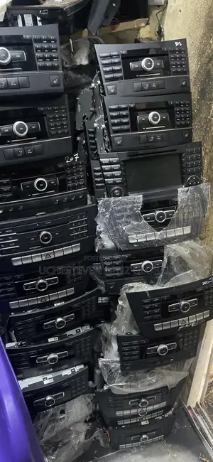 All Kind of Mercedes Benz Car Radio C300 Sclass Gle GLC E300
