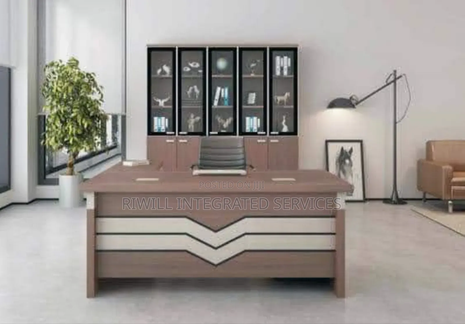 Executive Office Desk With Mobile Drawers